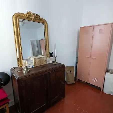 3 Nights Minimum, Renovated Entire Flat, Of Marseille, 4 People, 1first Floor شقة مارسيليا